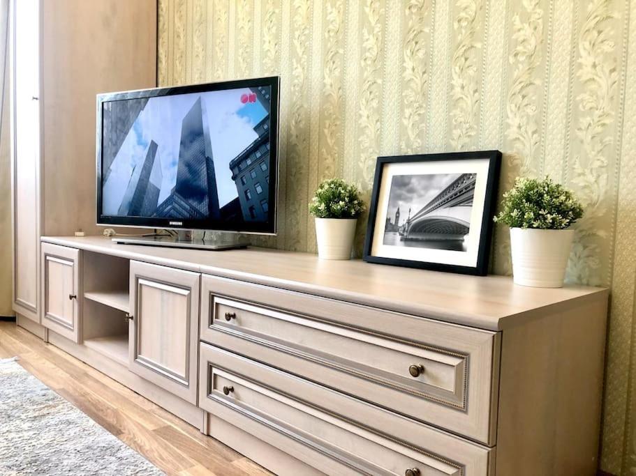 Cozy Three-Room Apartment With Mountain View Almaty Extérieur photo