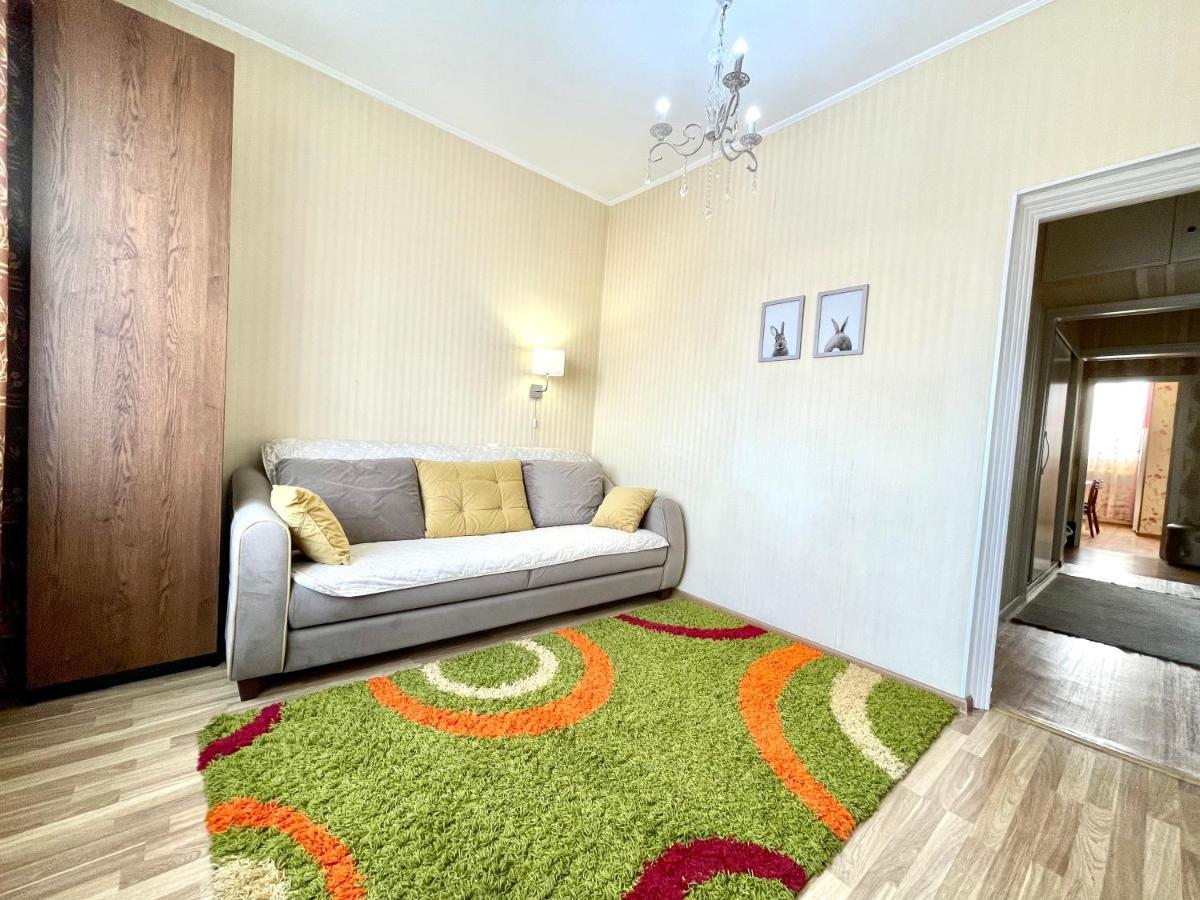 Cozy Three-Room Apartment With Mountain View Almaty Extérieur photo